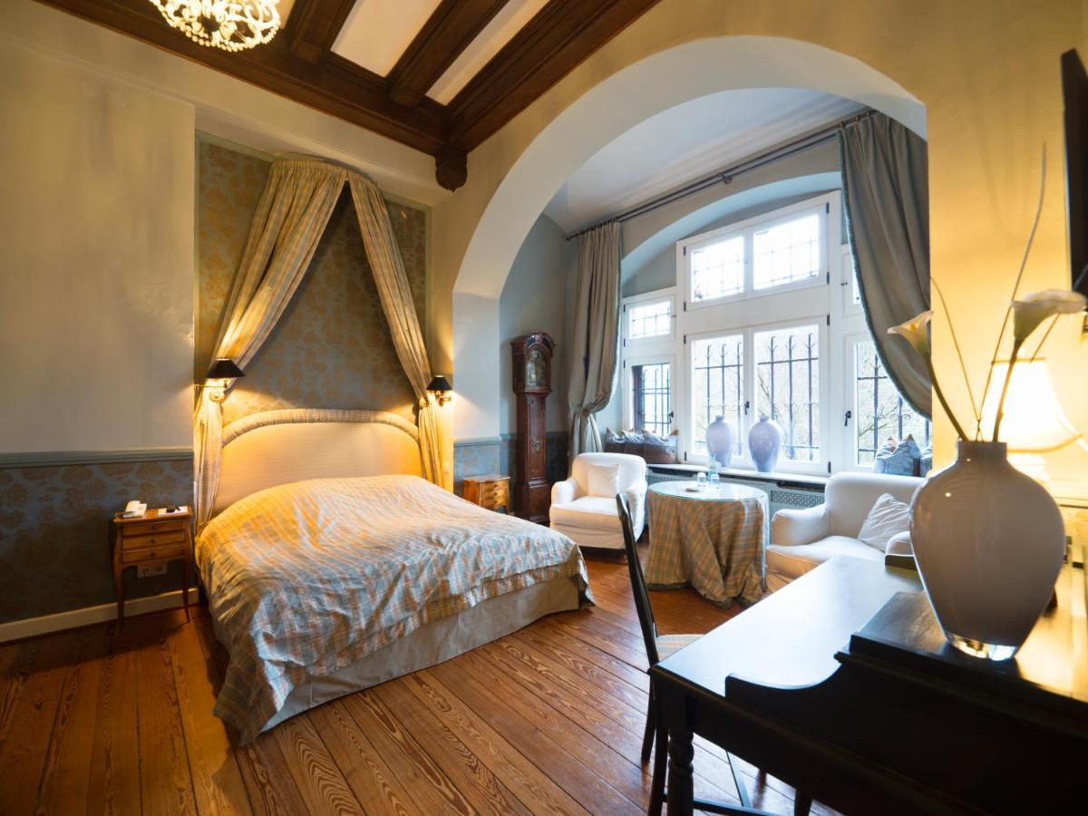 Gaestehaus Schloss Saareck Mettlach Esterno foto