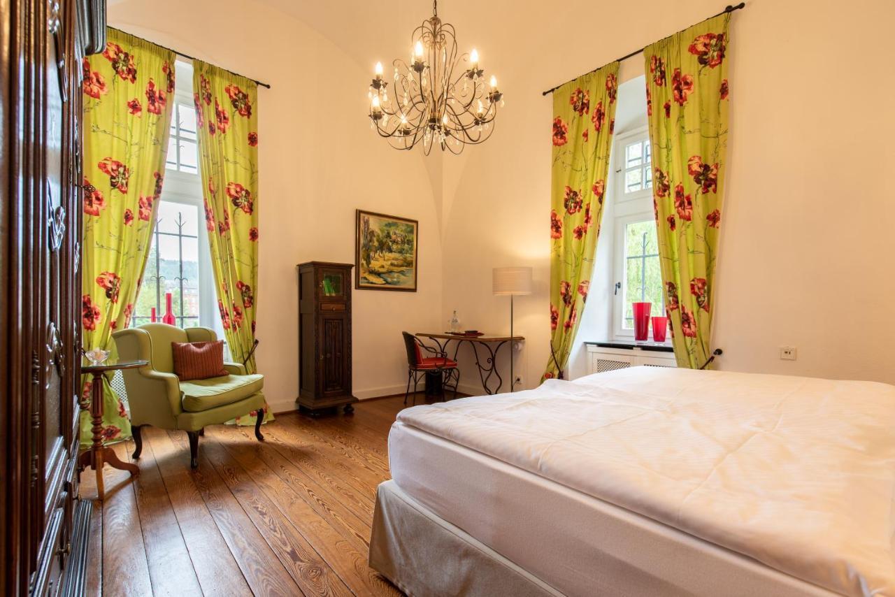 Gaestehaus Schloss Saareck Mettlach Esterno foto