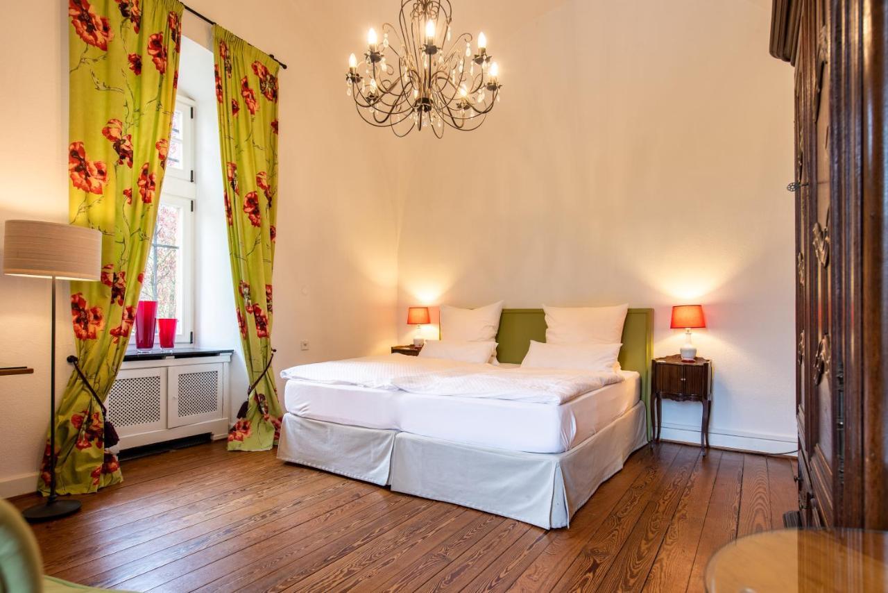 Gaestehaus Schloss Saareck Mettlach Esterno foto