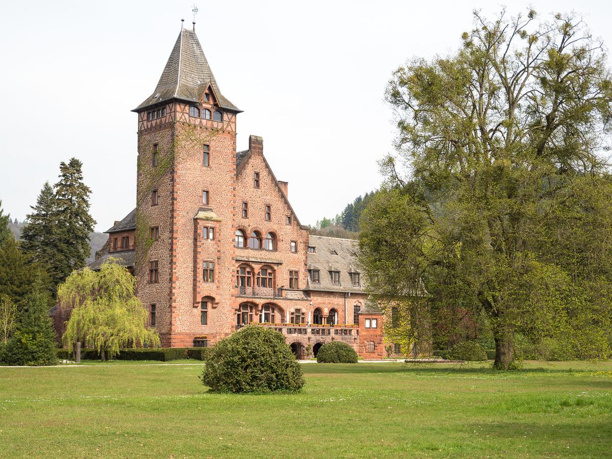 Gaestehaus Schloss Saareck Mettlach Esterno foto