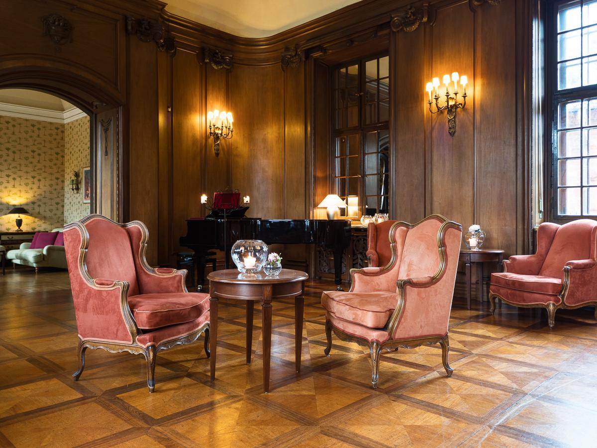 Gaestehaus Schloss Saareck Mettlach Esterno foto