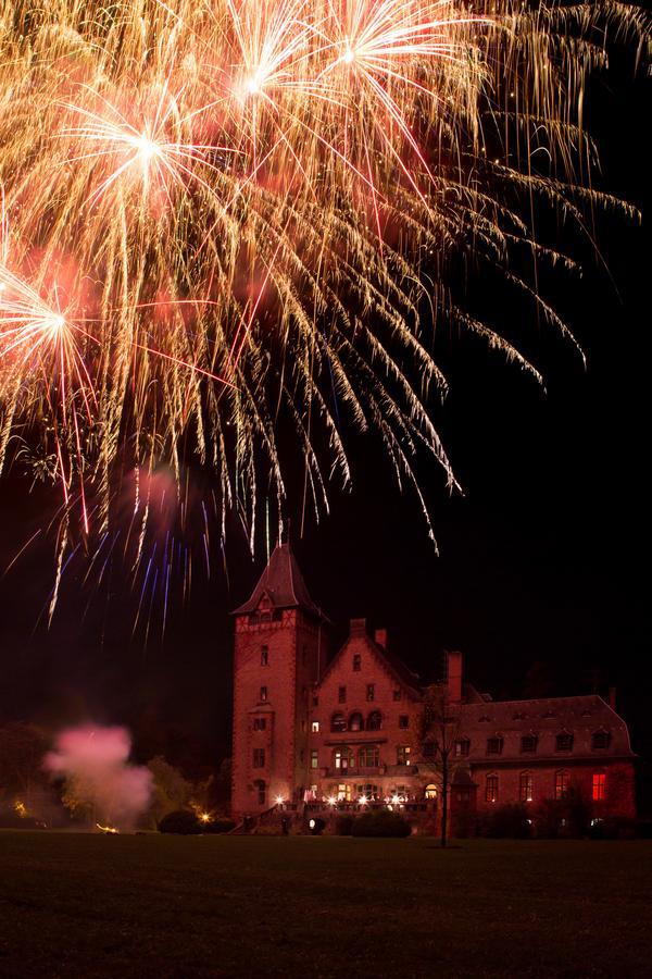 Gaestehaus Schloss Saareck Mettlach Esterno foto